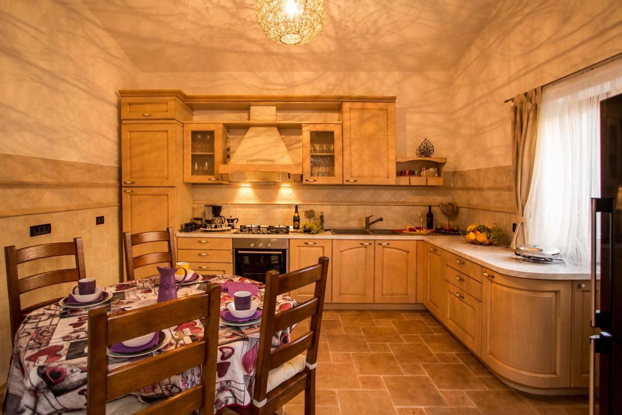 Holiday House Alex 로비니 외부 사진